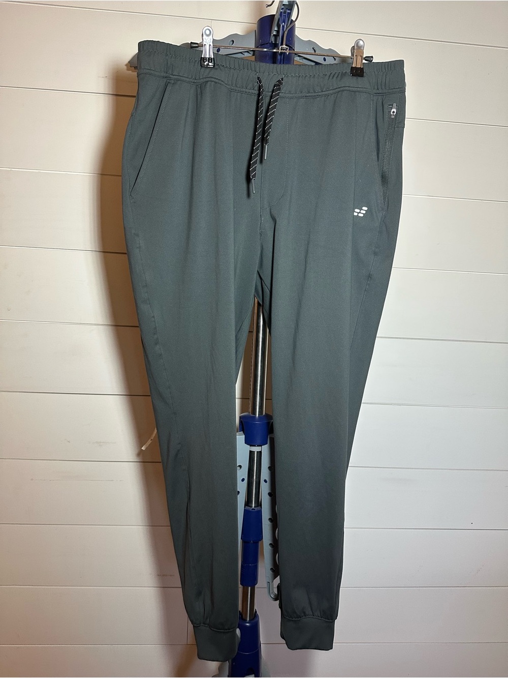 #151 Men's Gray Athletic Jogger Pants
